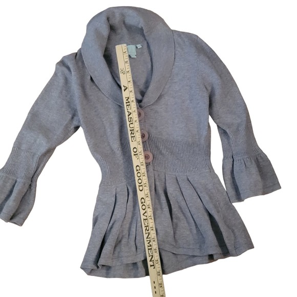 Shu Shu Womens Gray Knitted Long Sleeve Button Front Peplum Sweater Size Small - Picture 2 of 9